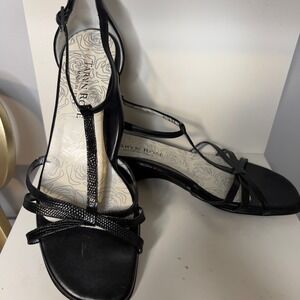 Taryn Rose Black Leather T-Strap Sandals Heels Dressy Occasion Size 8.5‎
